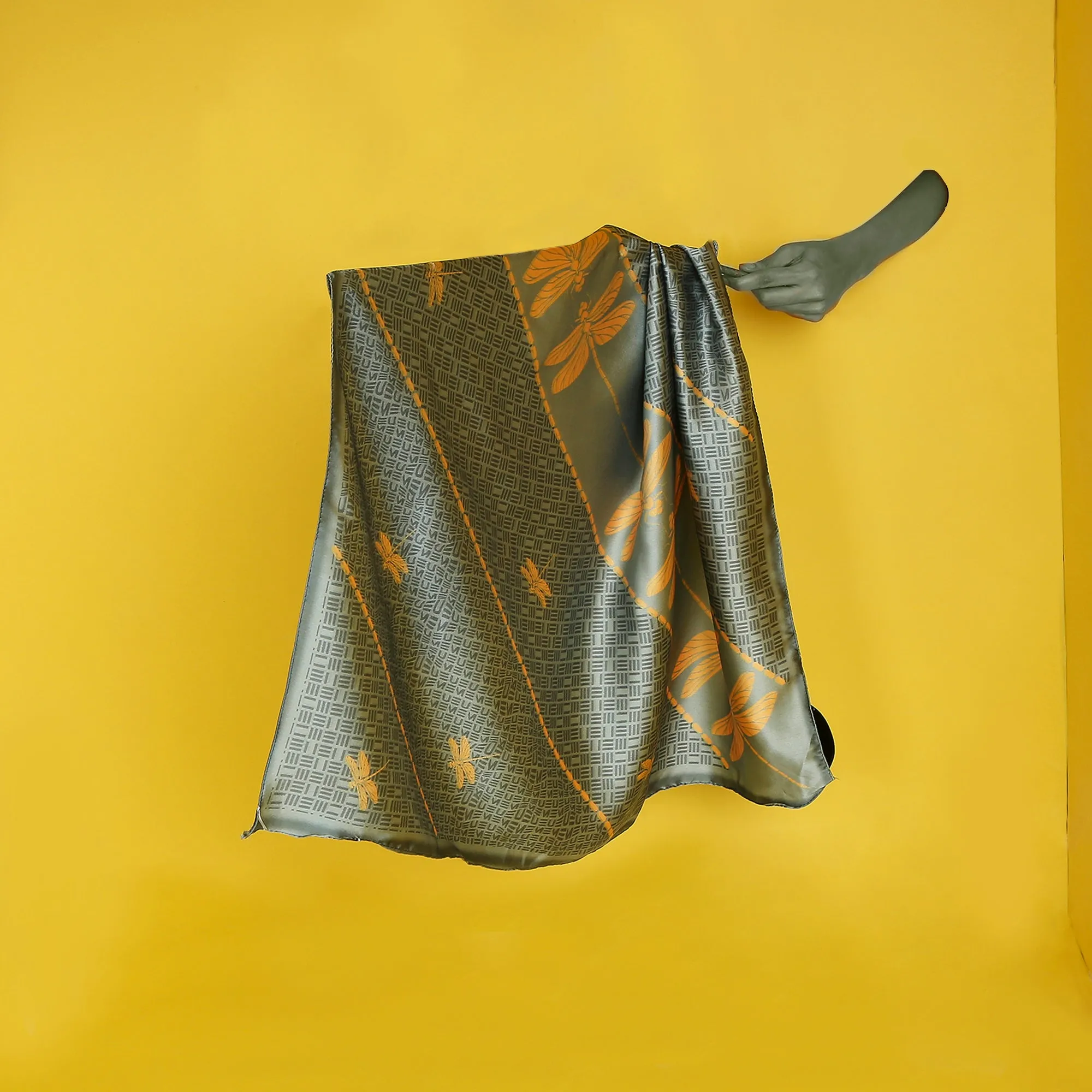 EUME Cosmo Scarf