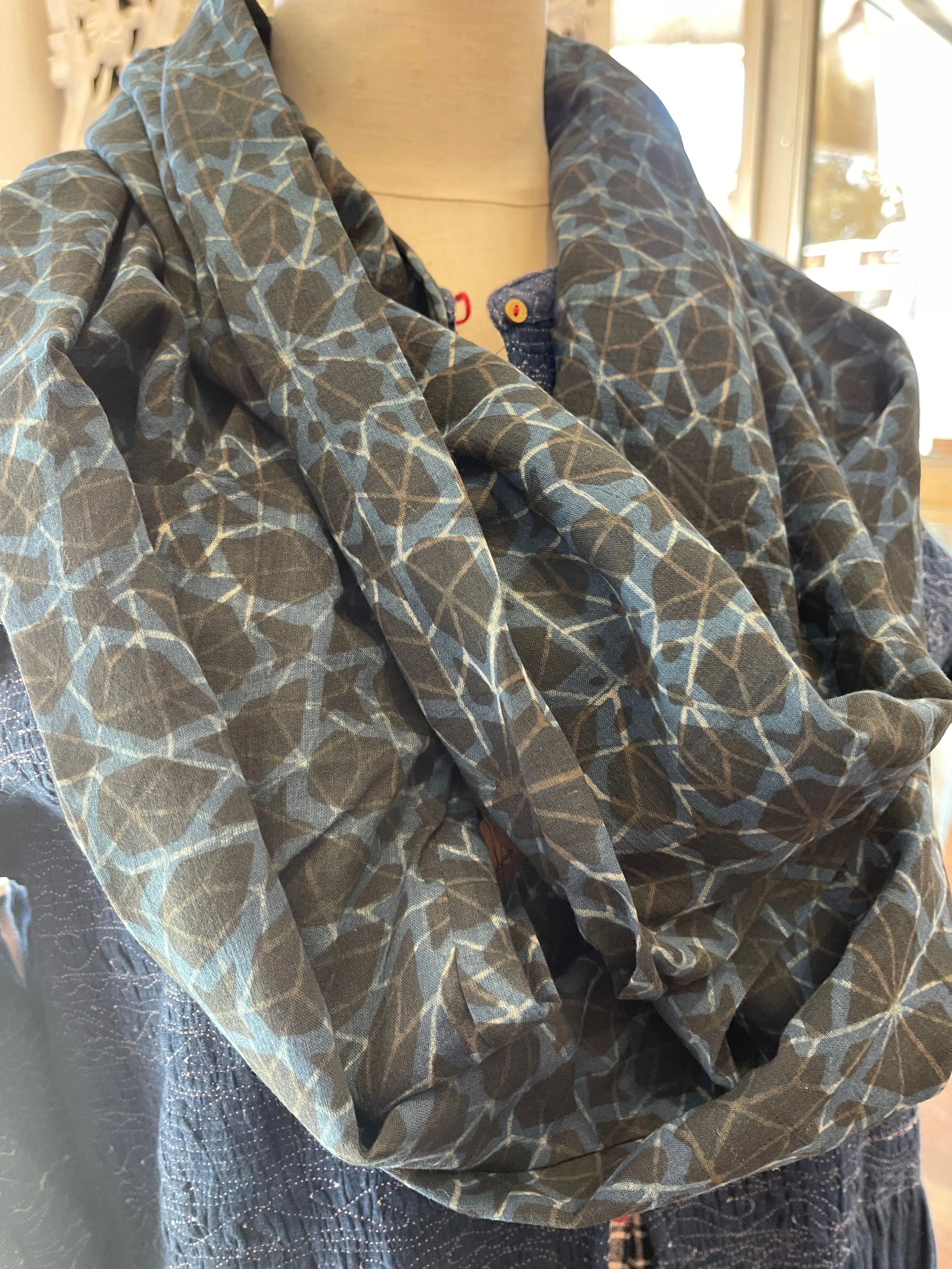 Fine Muslin Ajrakh Neck Warmer - Reflection