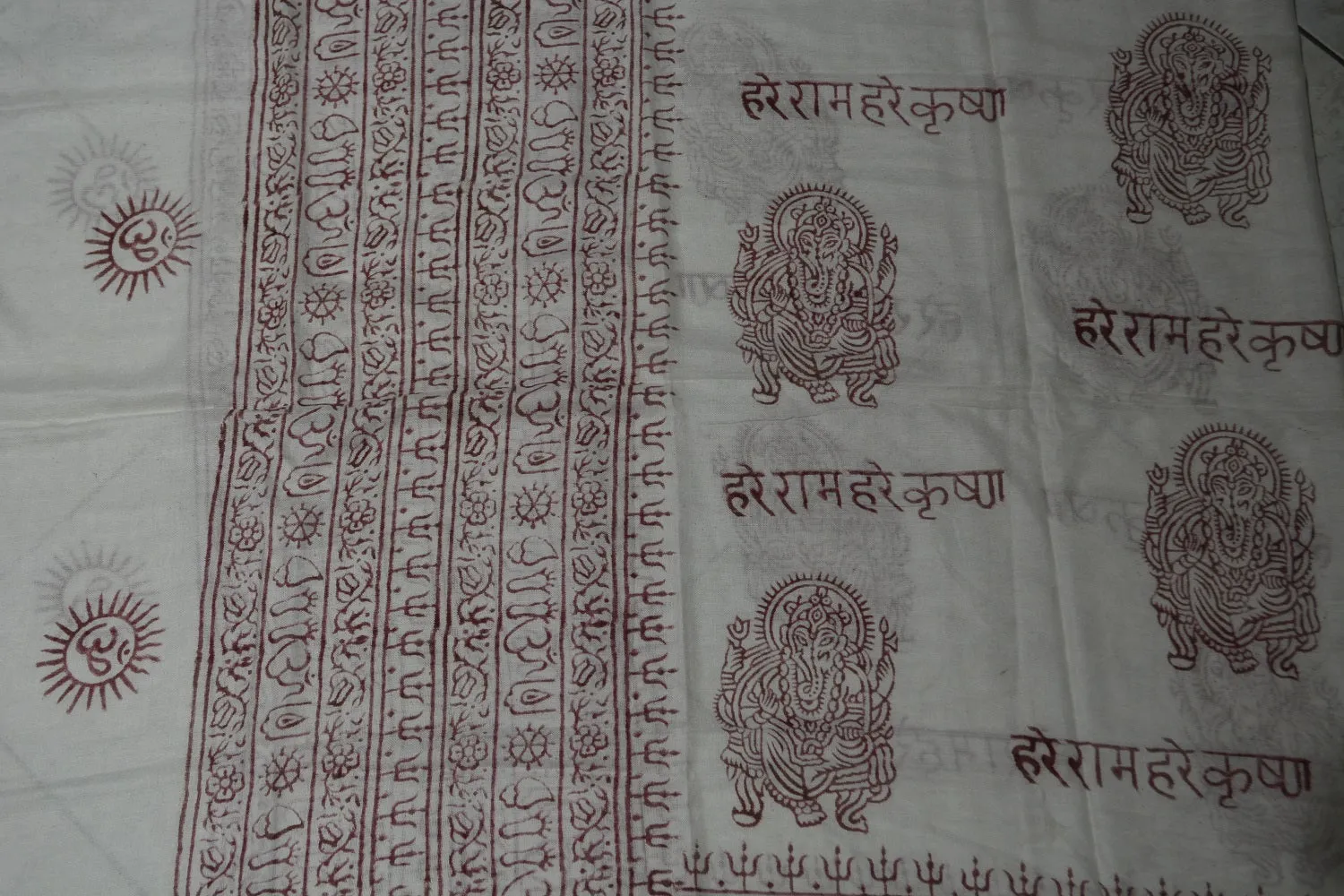 Great gift - OM Ganesha Mantra Meditation Prayer Shawl by OMSutra