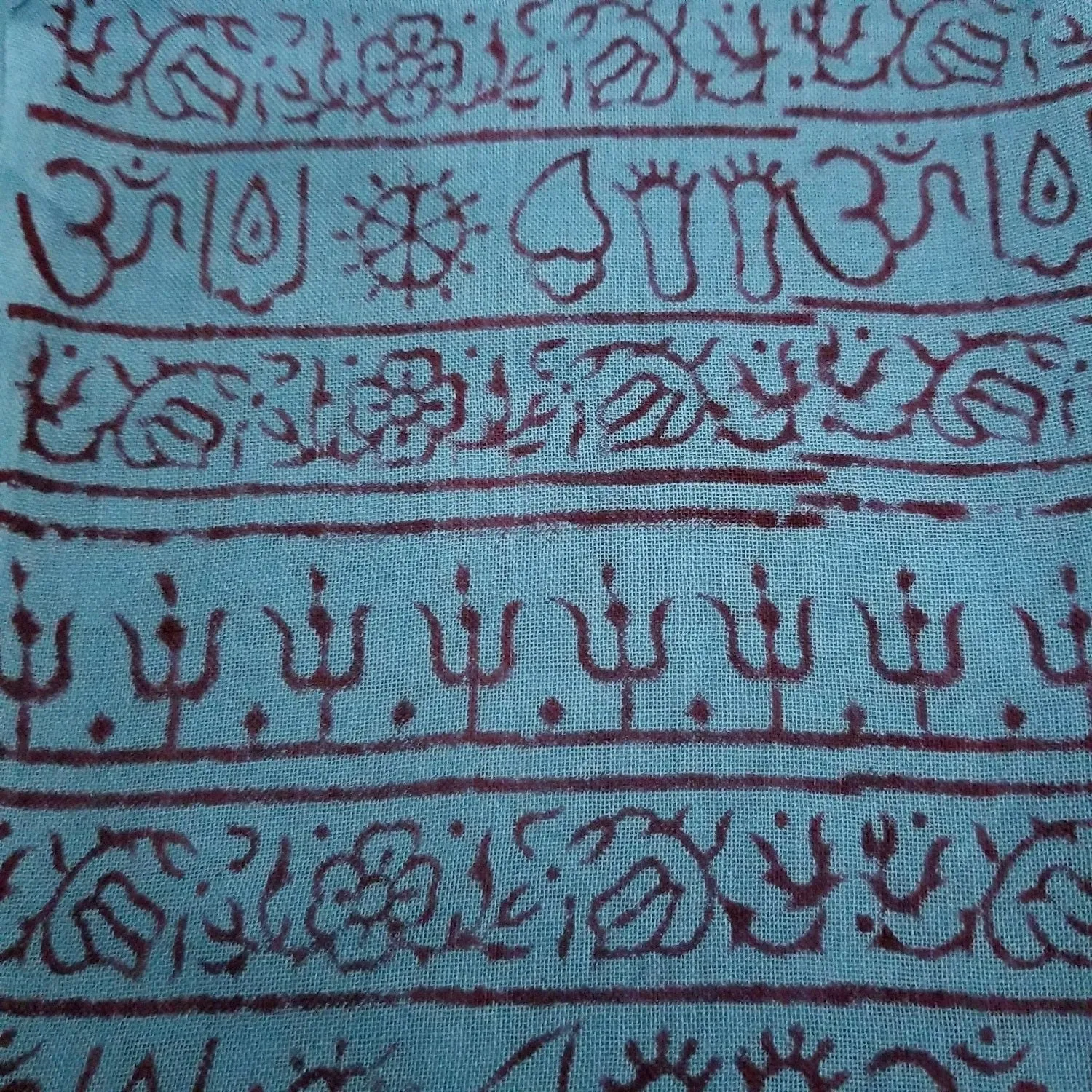 Great gift - OM Ganesha Mantra Meditation Prayer Shawl by OMSutra