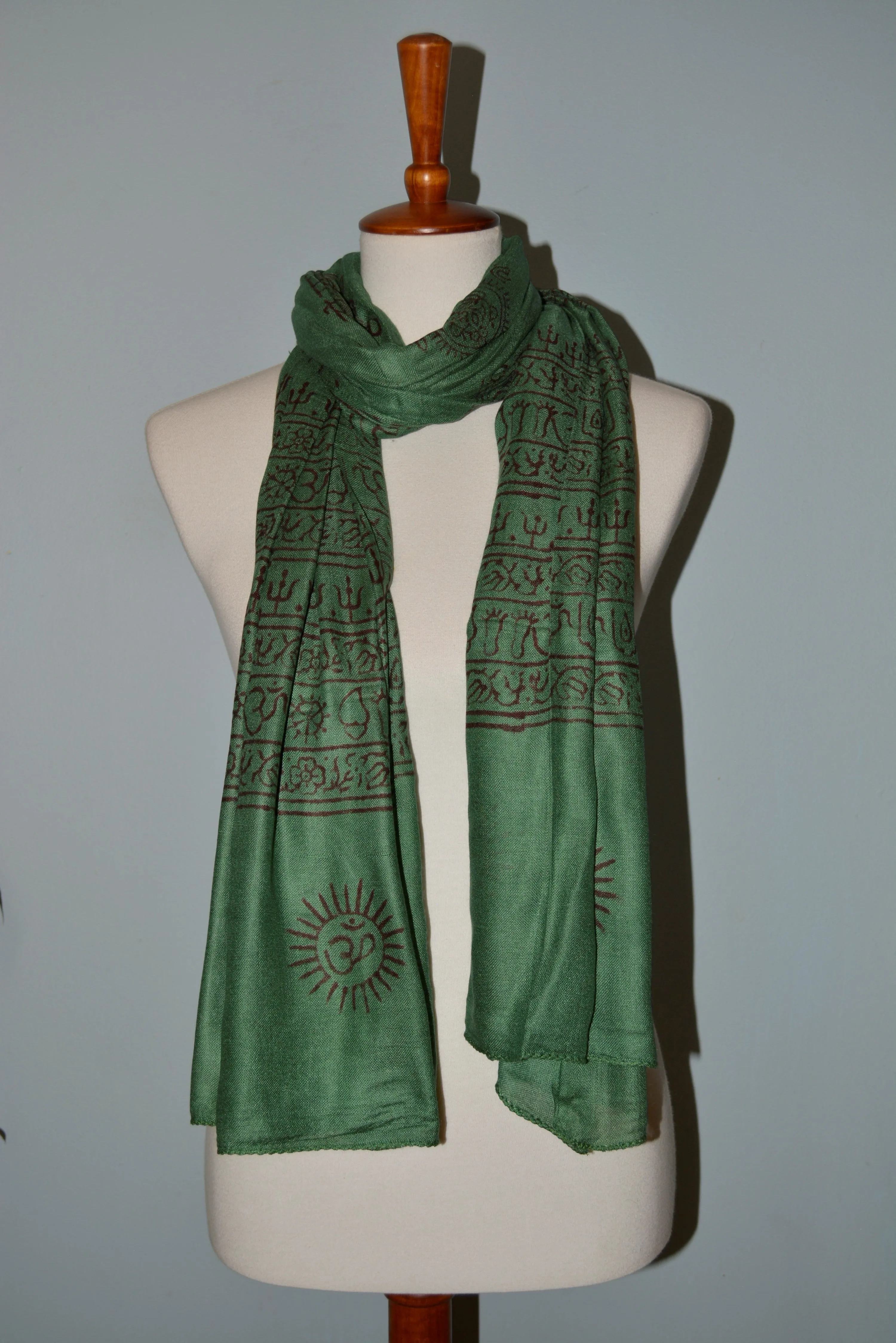 Great gift - OM Ganesha Mantra Meditation Prayer Shawl by OMSutra