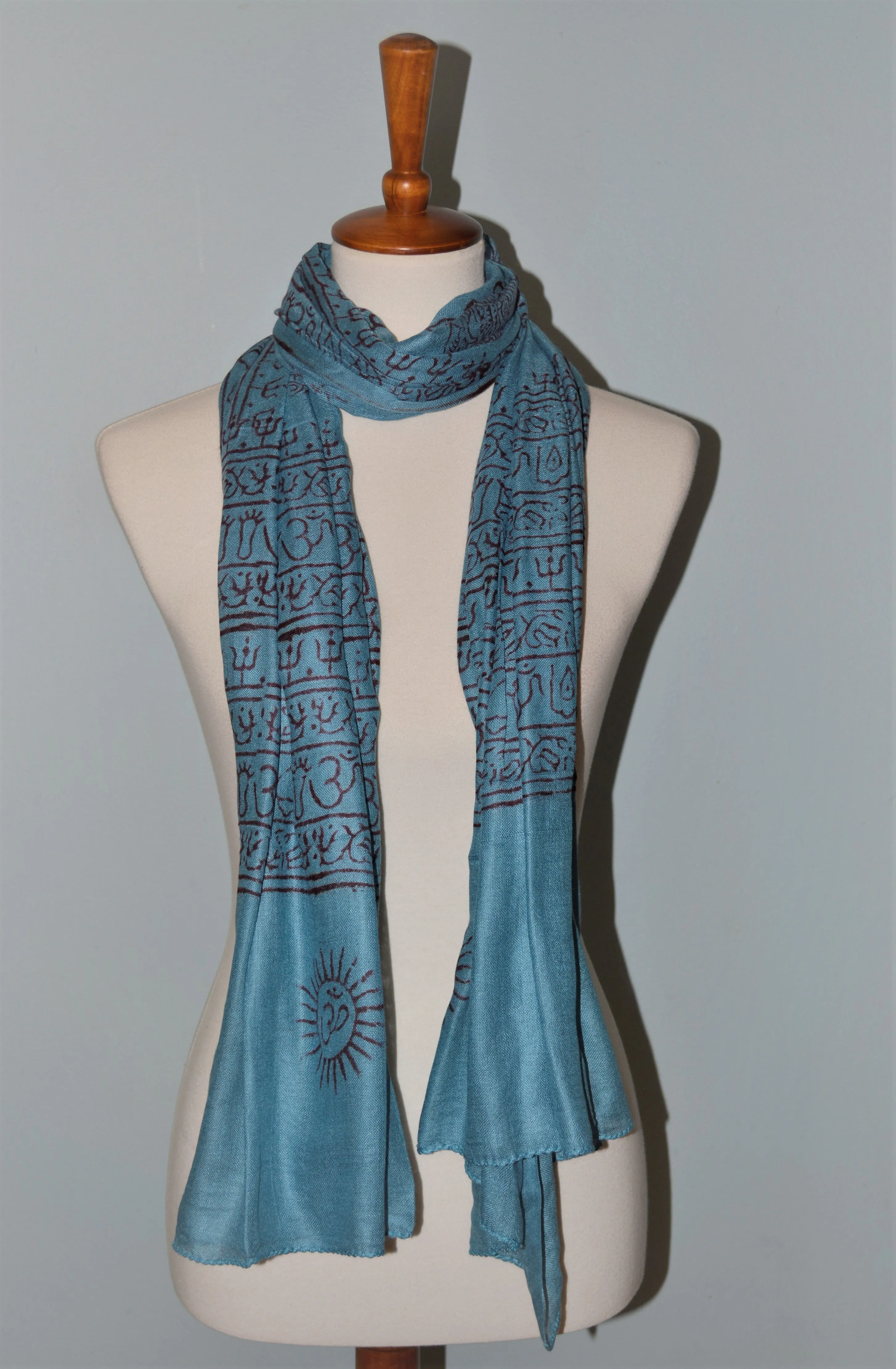 Great gift - OM Ganesha Mantra Meditation Prayer Shawl by OMSutra