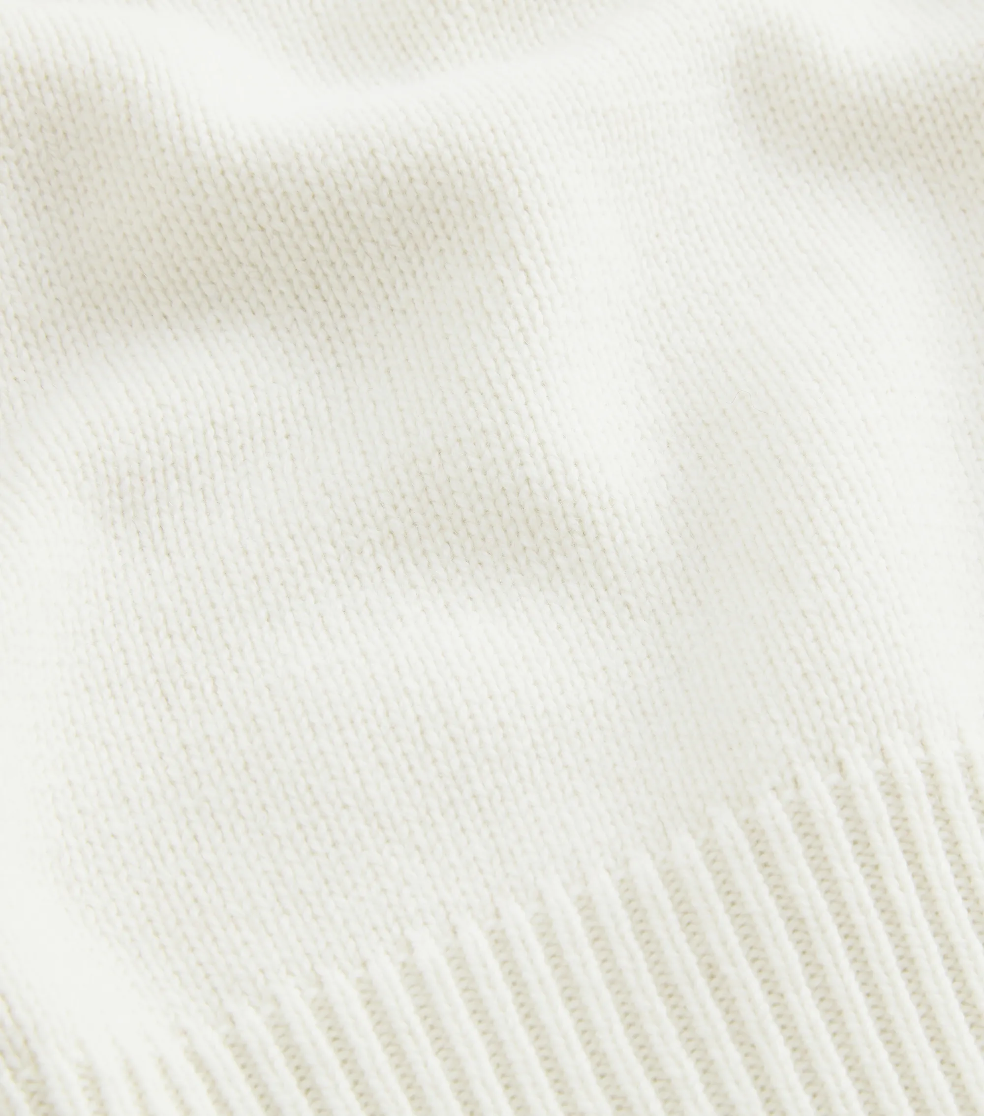 QUILO TURTLE NECK PULLOVER</p>Snow White